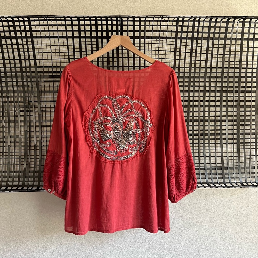 Da-Nang red sequin embroidered blouse